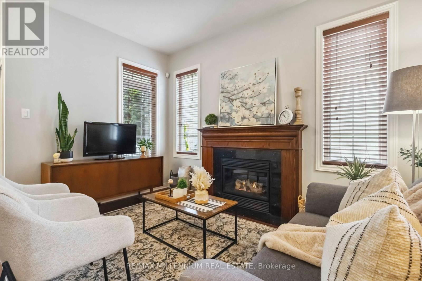 27 CORSHAM DRIVE Image 10
