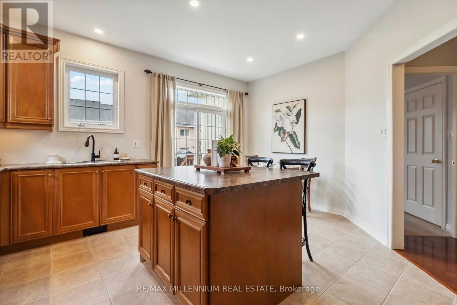 27 CORSHAM DRIVE Image 17