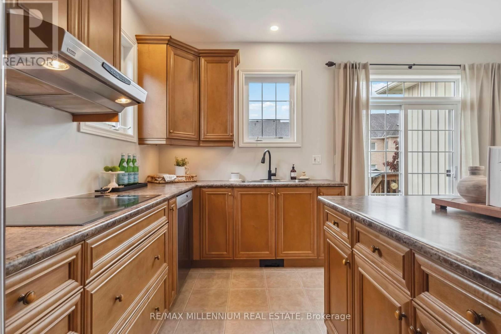 27 CORSHAM DRIVE Image 18