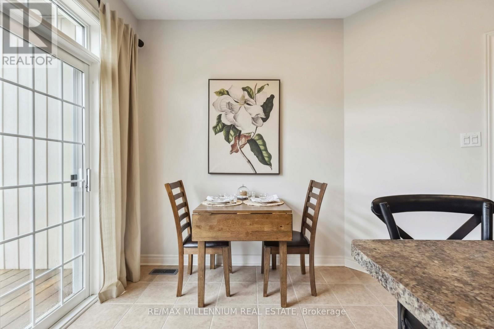 27 CORSHAM DRIVE Image 20