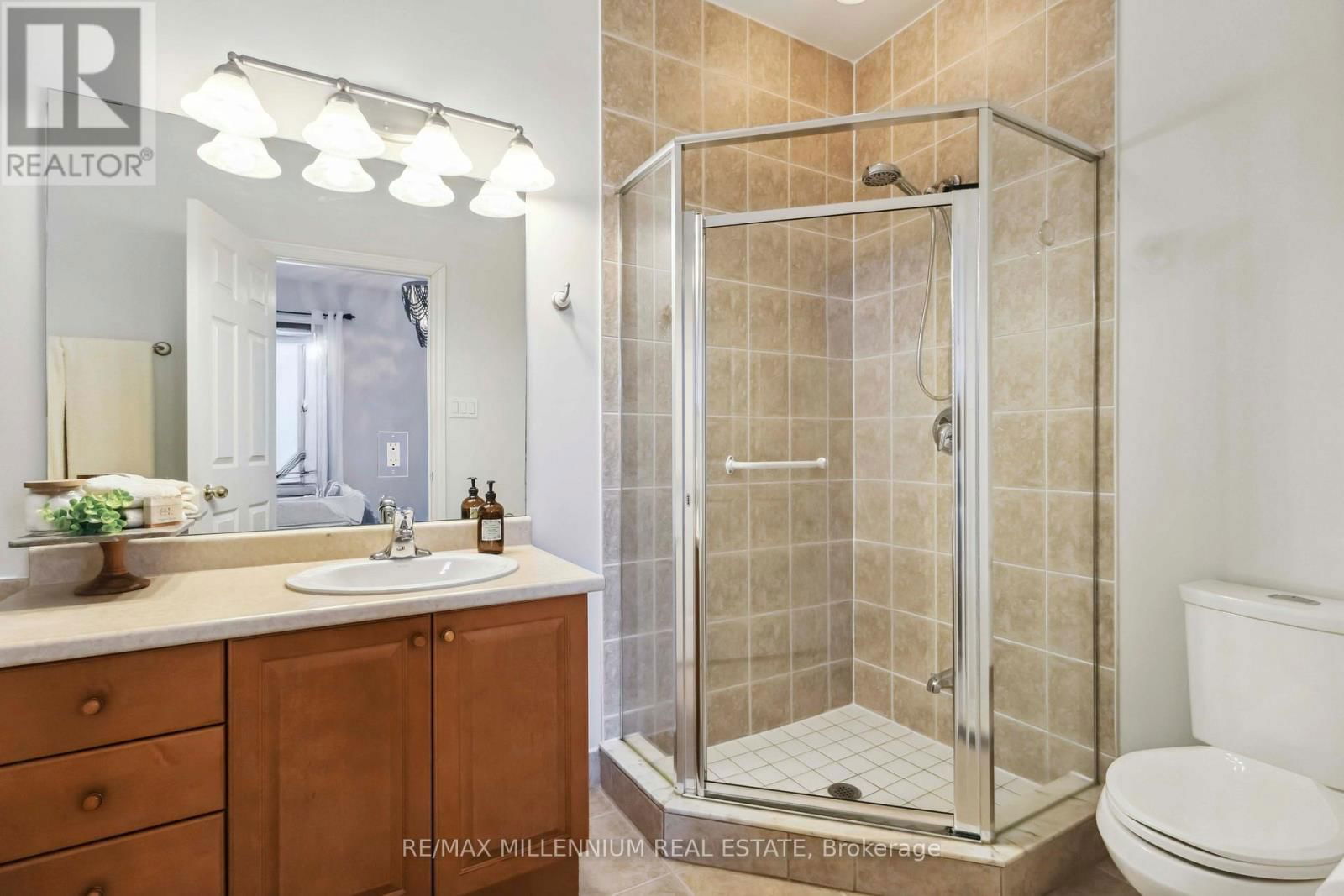 27 CORSHAM DRIVE Image 29