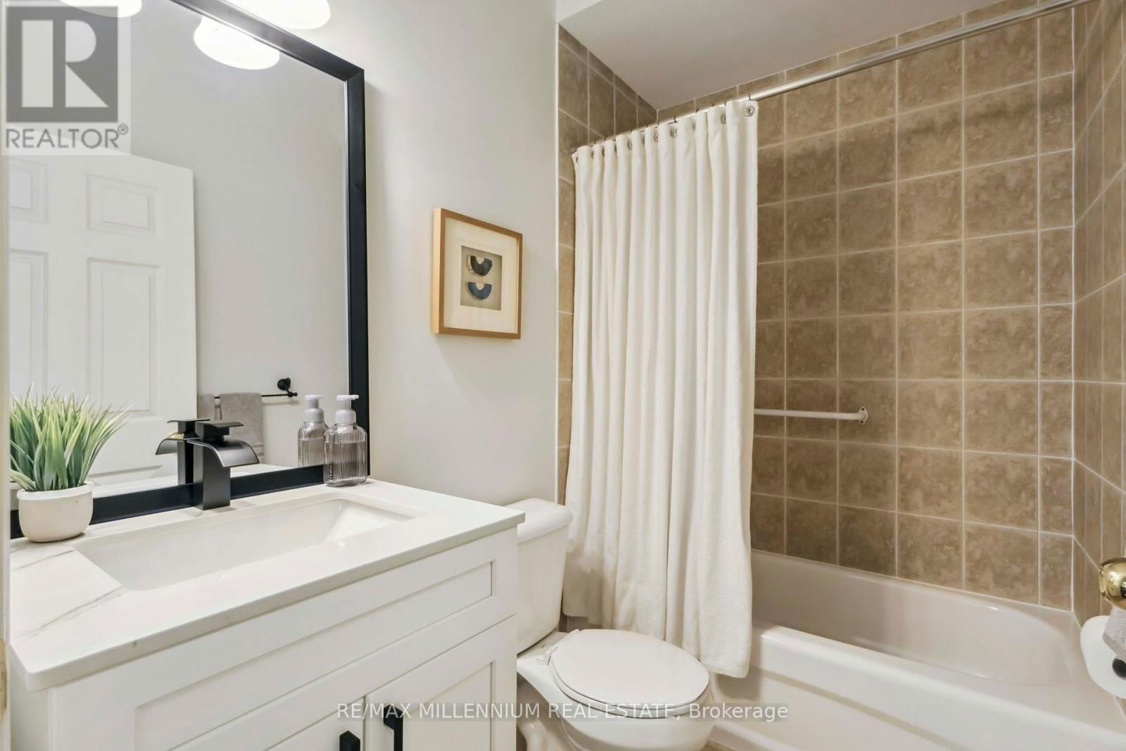 27 CORSHAM DRIVE Image 31