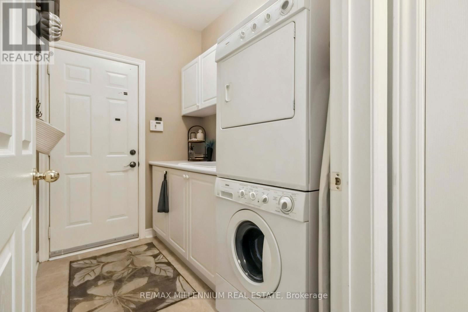 27 CORSHAM DRIVE Image 36