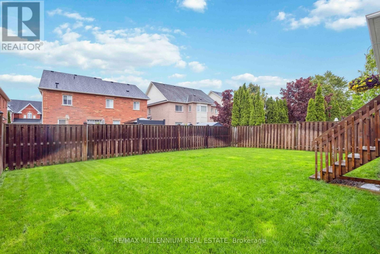 27 CORSHAM DRIVE Image 38