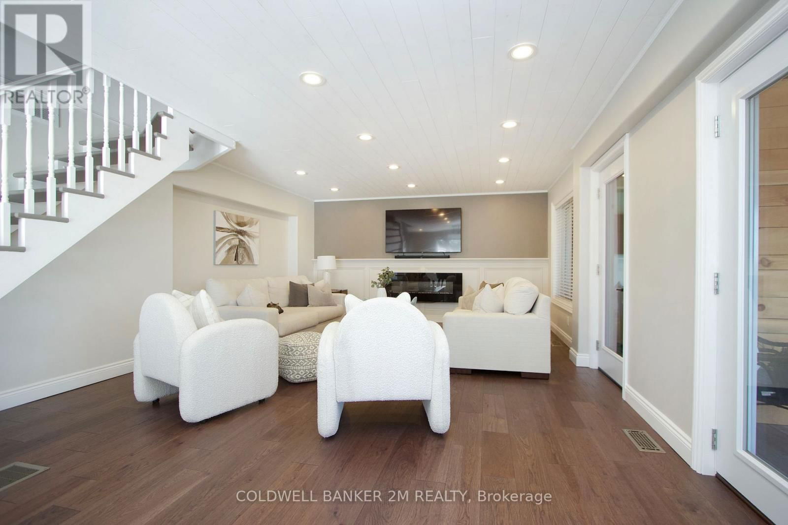 37 BRADLEY BOULEVARD Image 17
