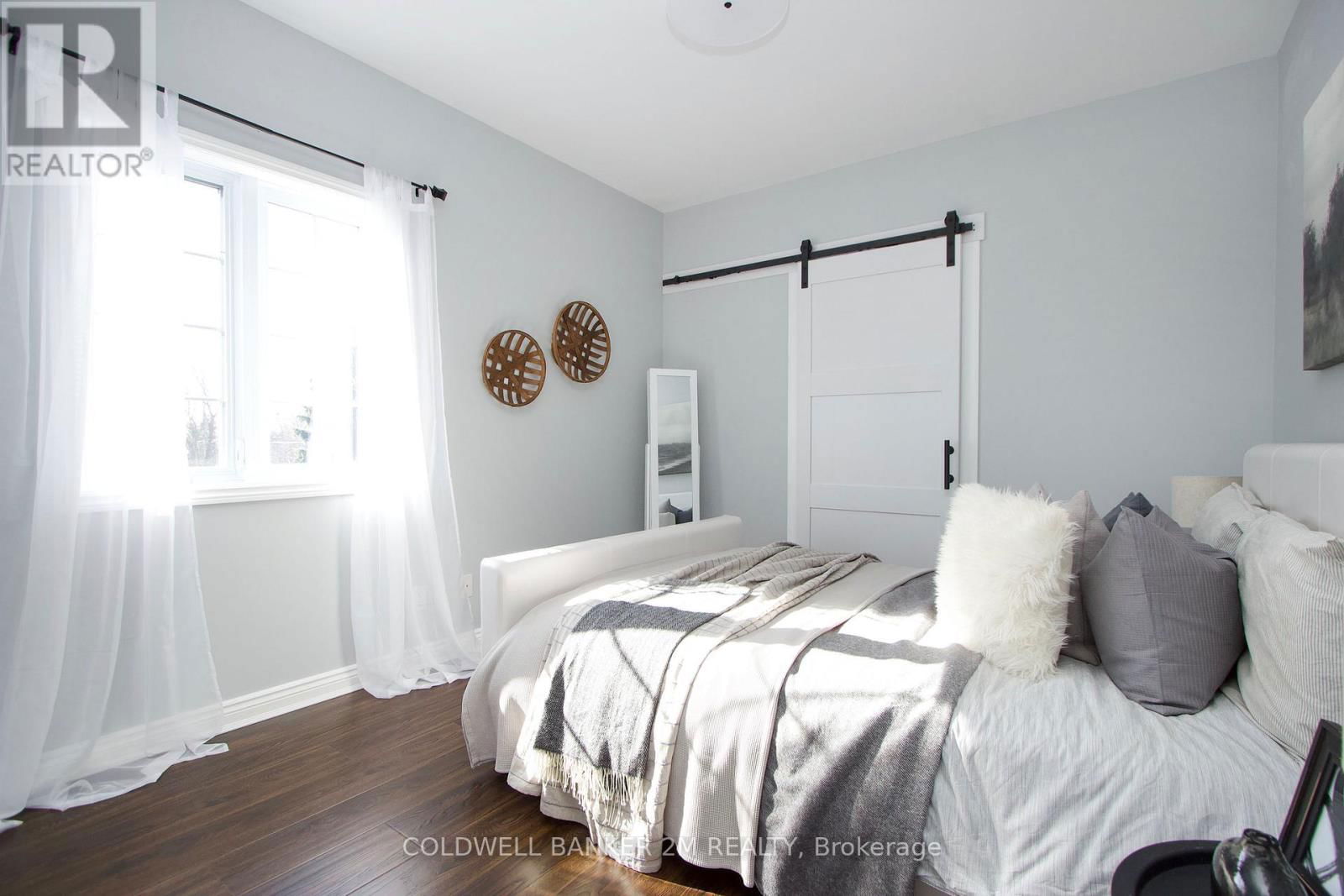 37 BRADLEY BOULEVARD Image 25
