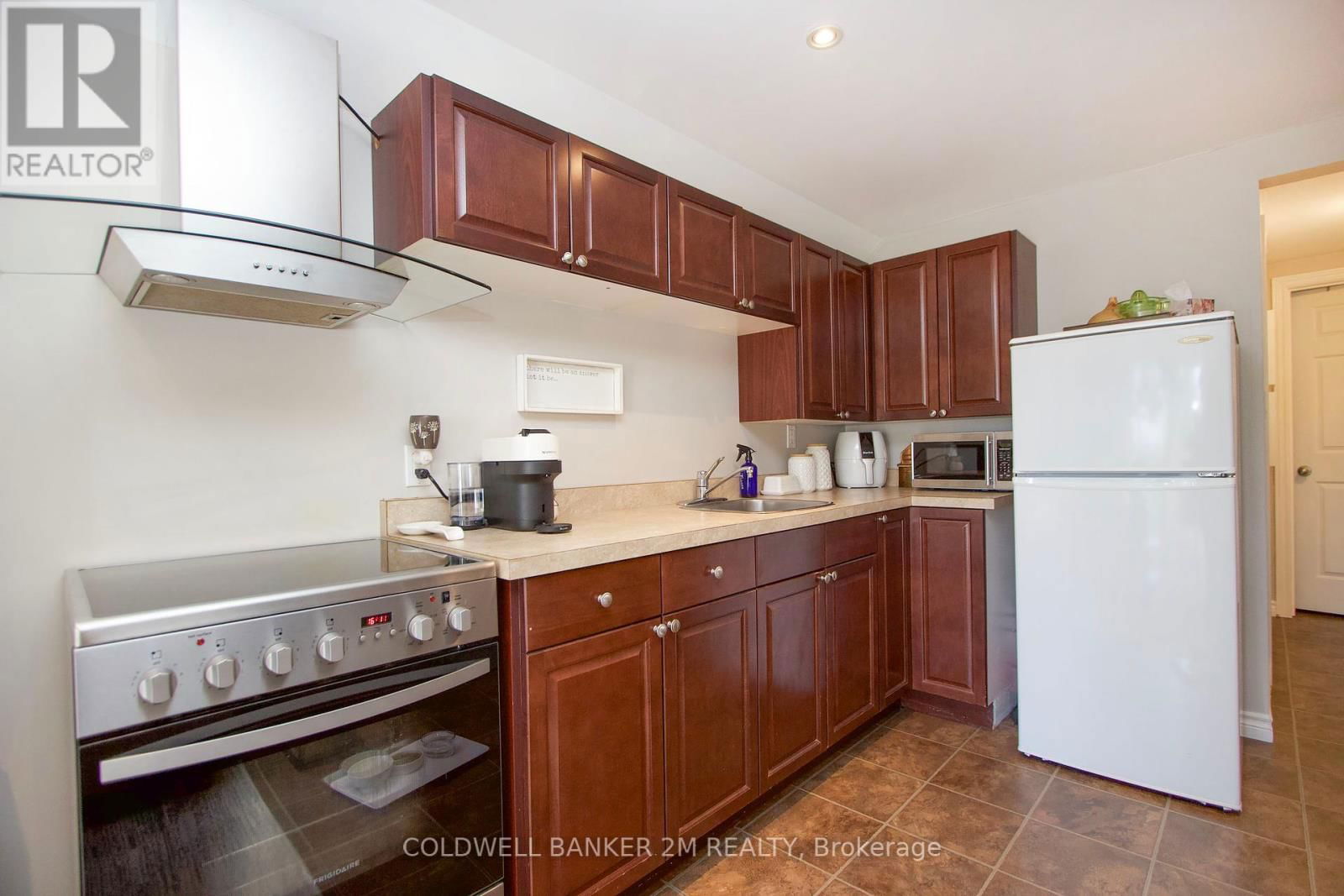 37 BRADLEY BOULEVARD Image 38