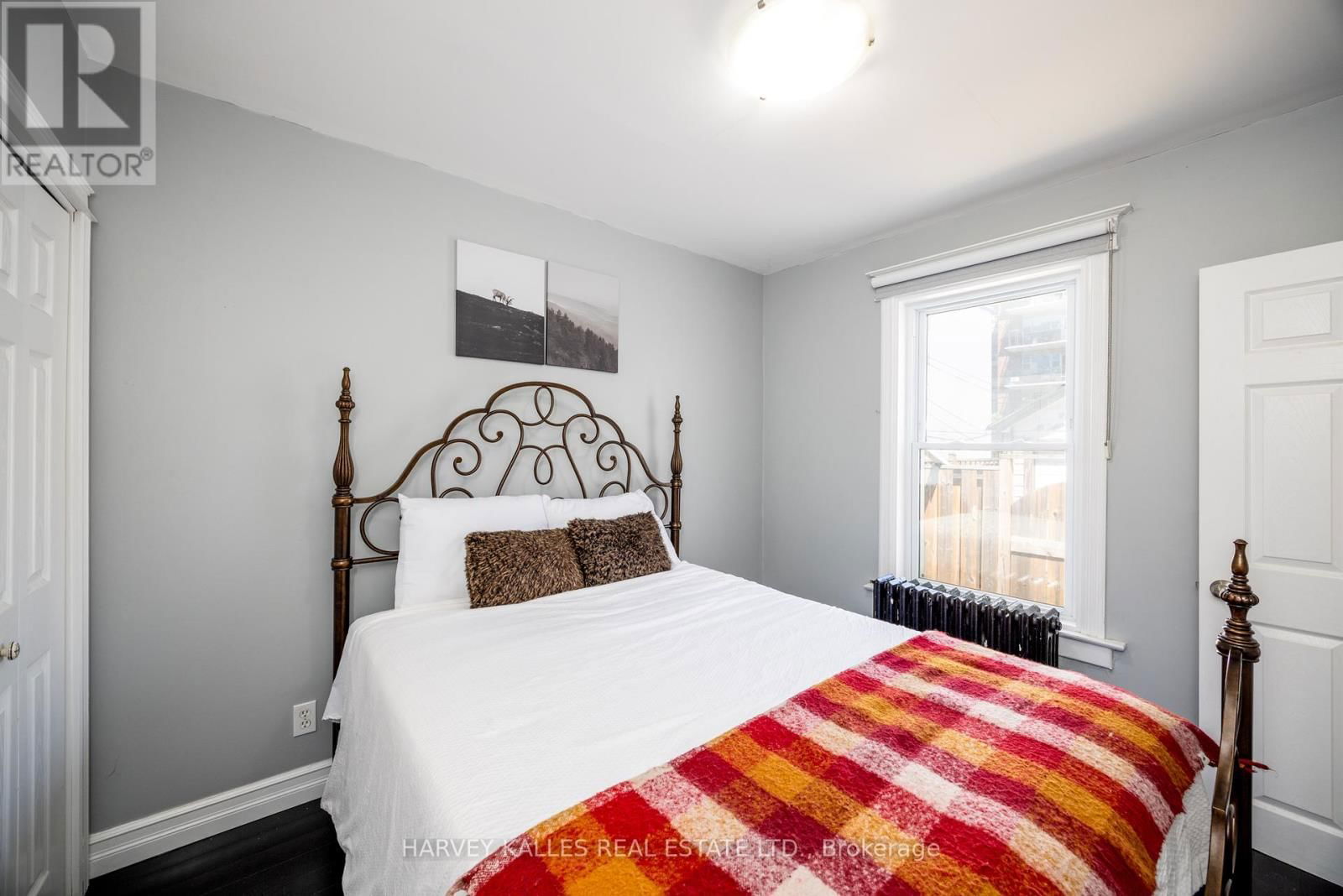 210 GOWAN AVENUE Image 24