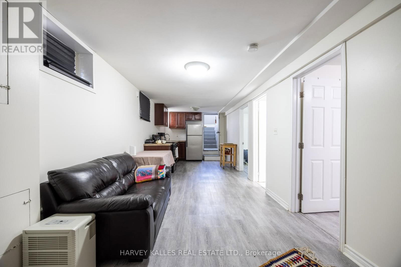 210 GOWAN AVENUE Image 32