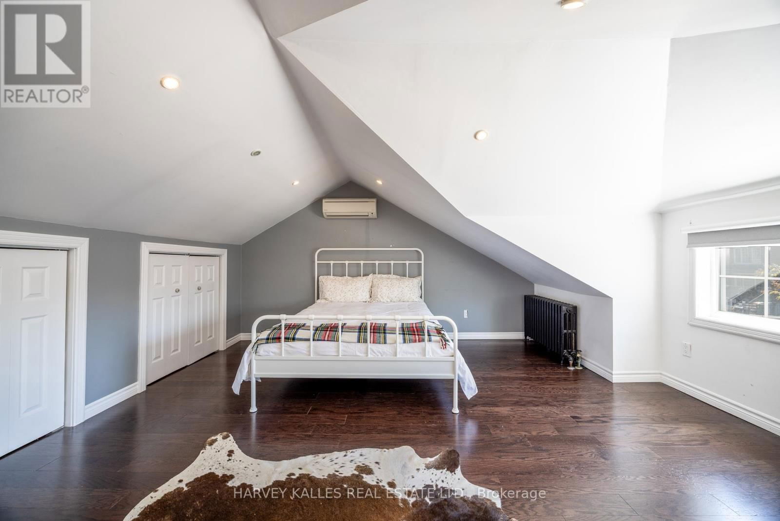210 GOWAN AVENUE Image 36