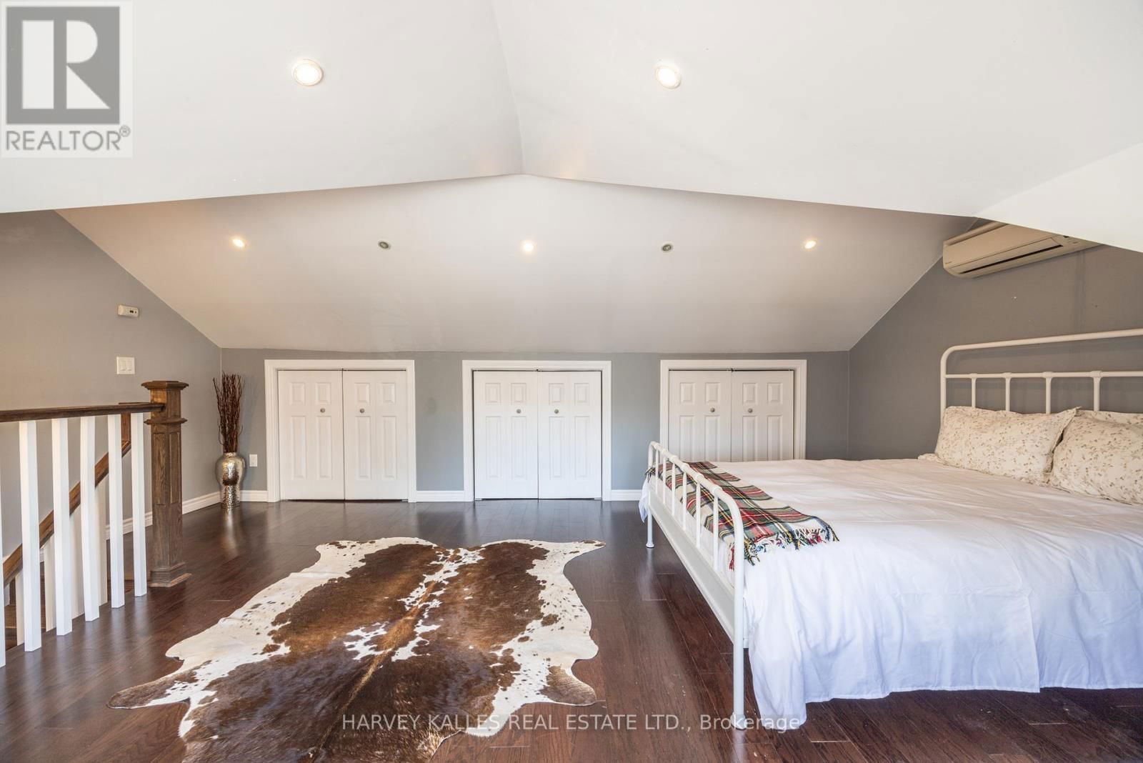 210 GOWAN AVENUE Image 38