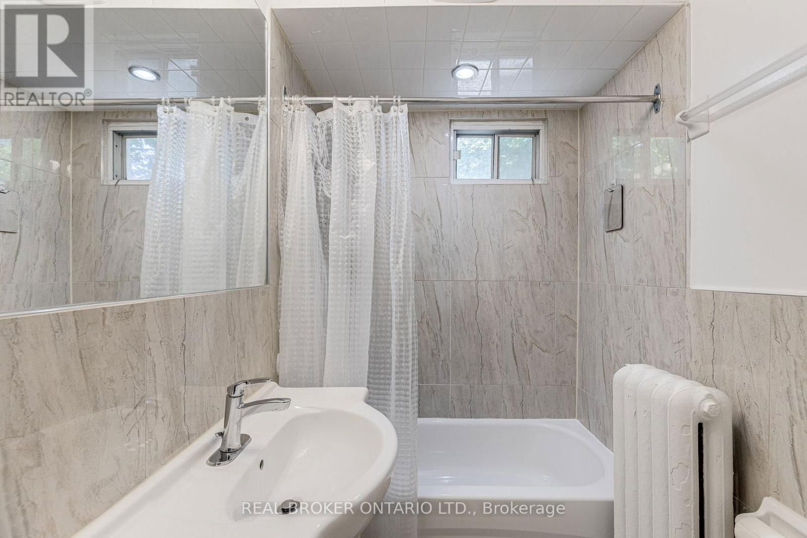 G/F - 72 GLEN MANOR DRIVE Image 19