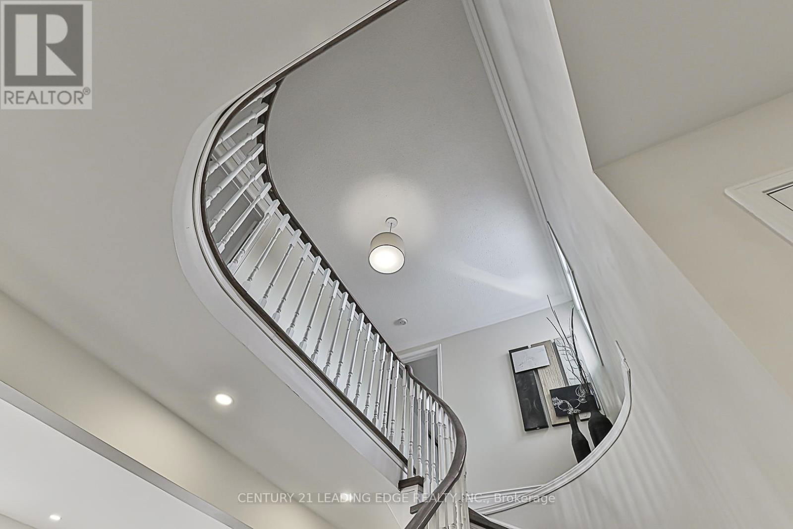 724 BARNES CRESCENT Image 20