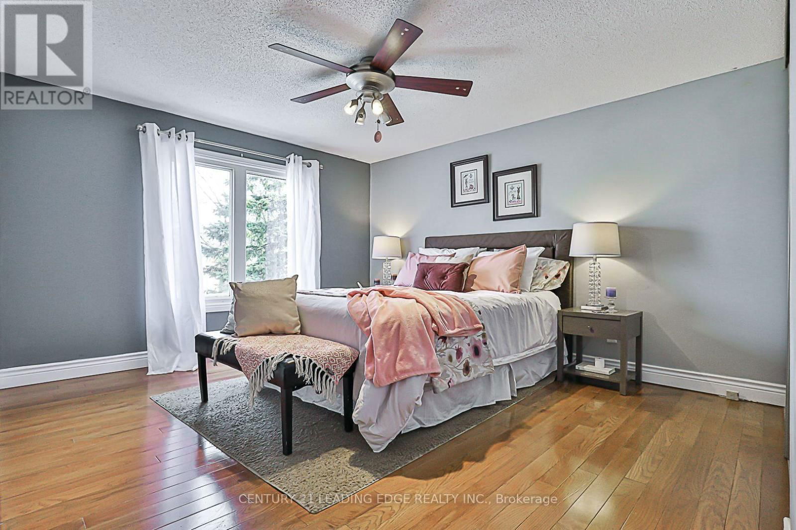 724 BARNES CRESCENT Image 27