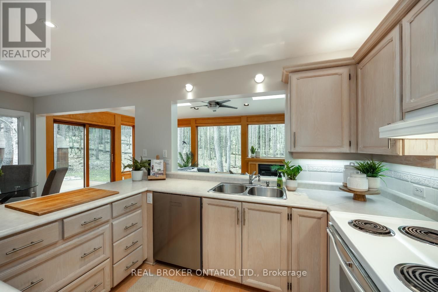 2154 CONCESSION RD 10 Image 16