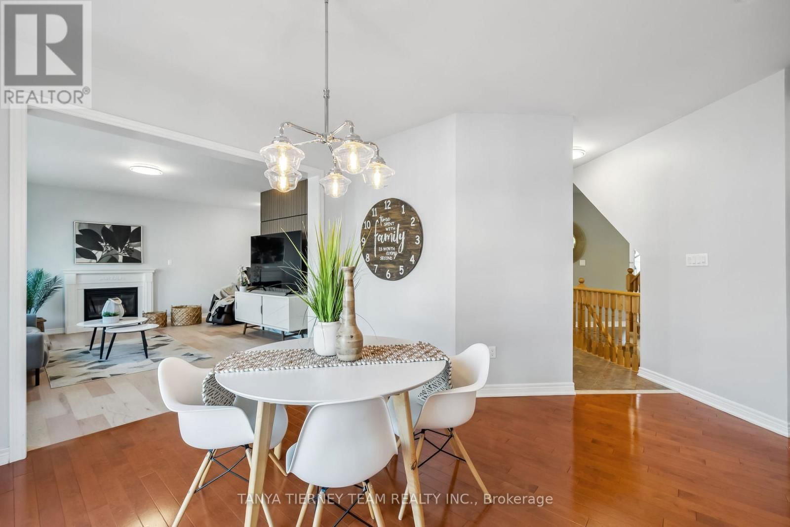 21 RAINBOW CRESCENT Image 17