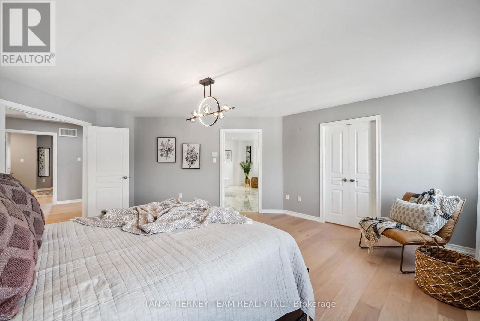 21 RAINBOW CRESCENT Image 26