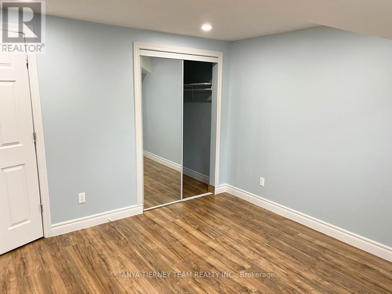 21 RAINBOW CRESCENT Image 43