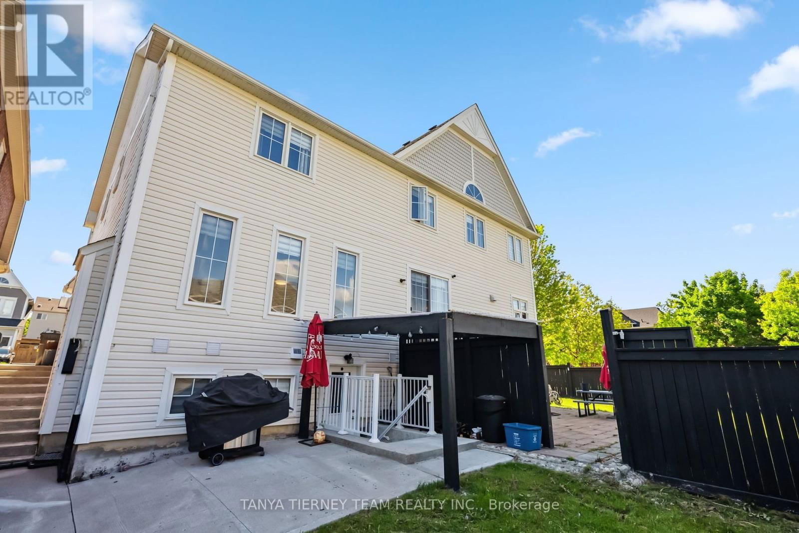 21 RAINBOW CRESCENT Image 48