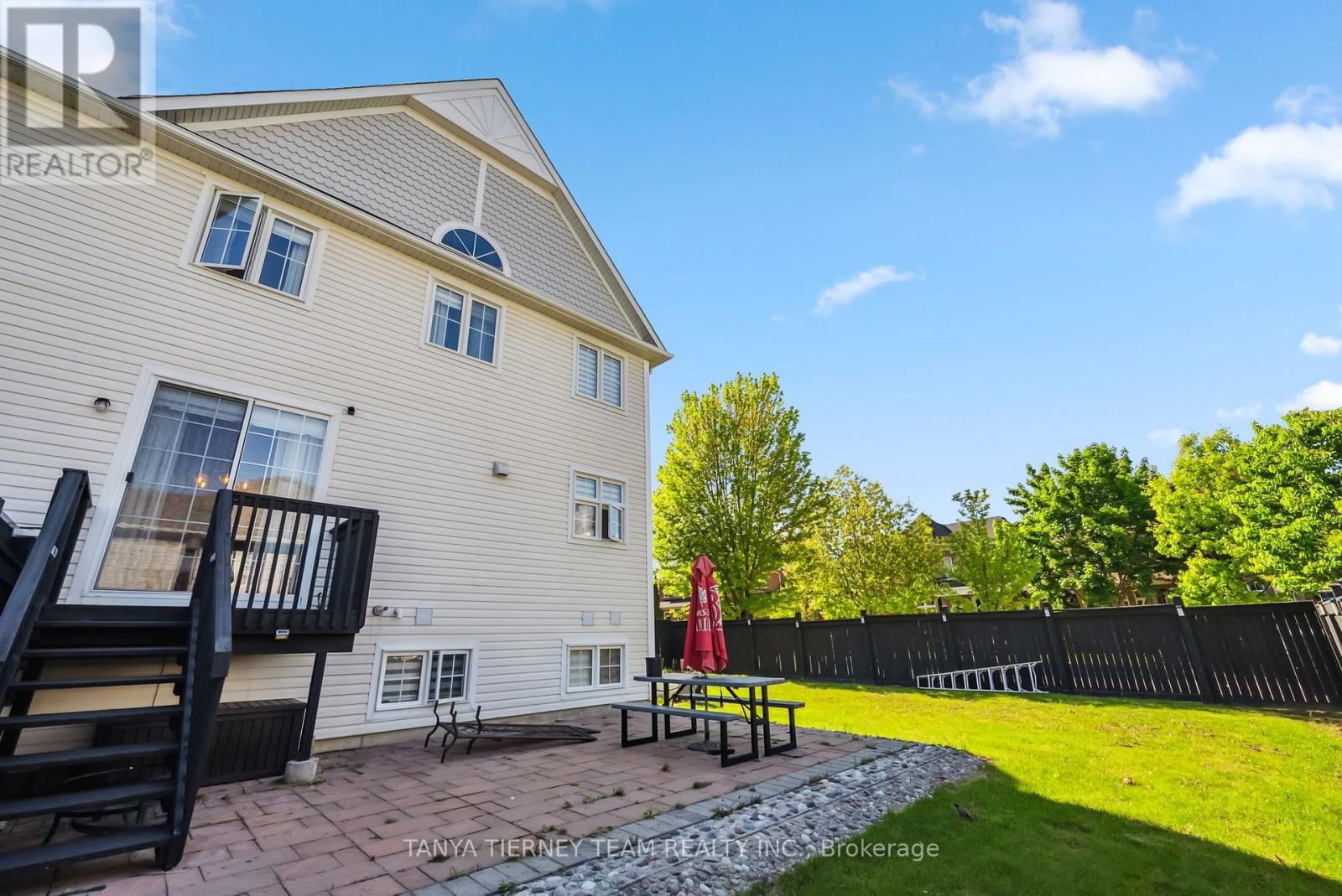 21 RAINBOW CRESCENT Image 49
