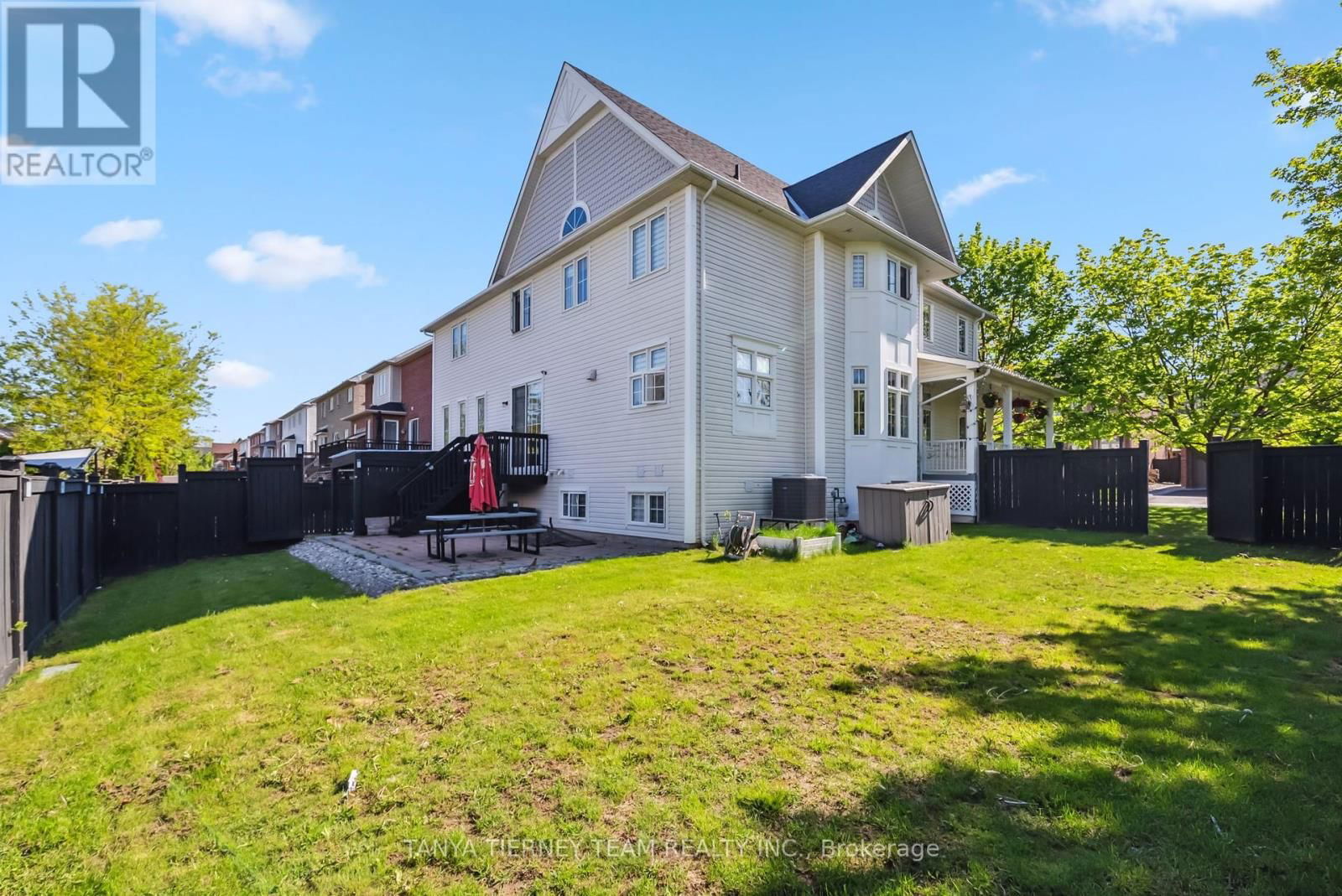 21 RAINBOW CRESCENT Image 50