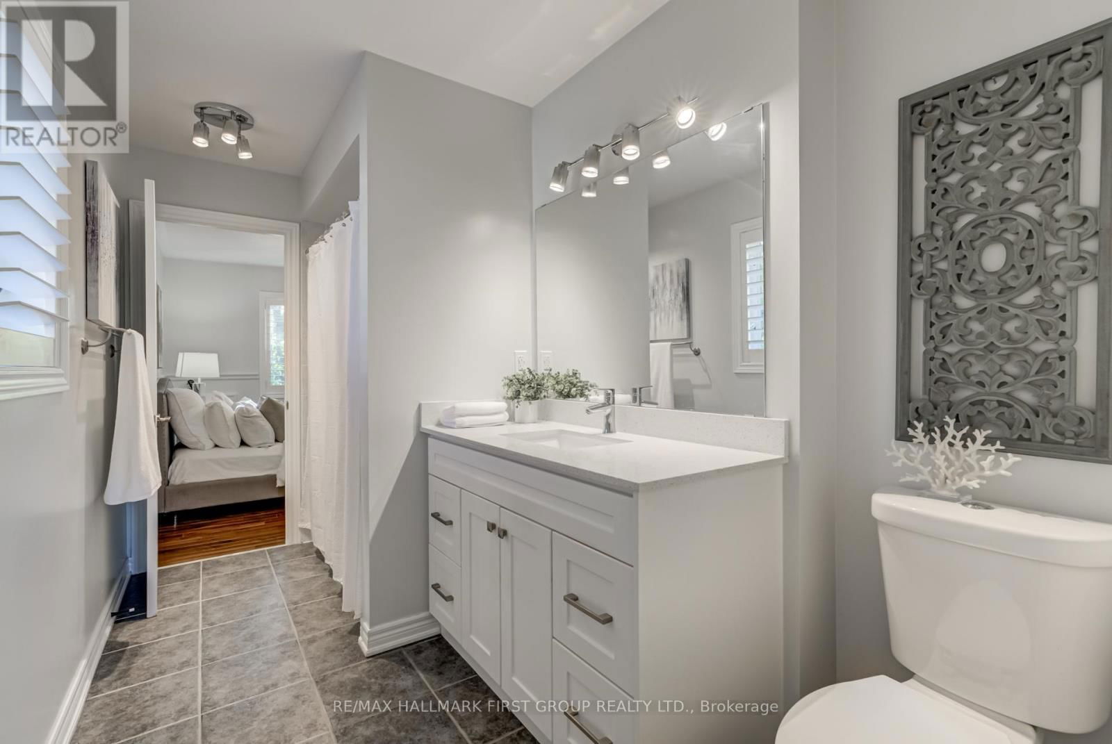 59 PORTELLI CRESCENT Image 32