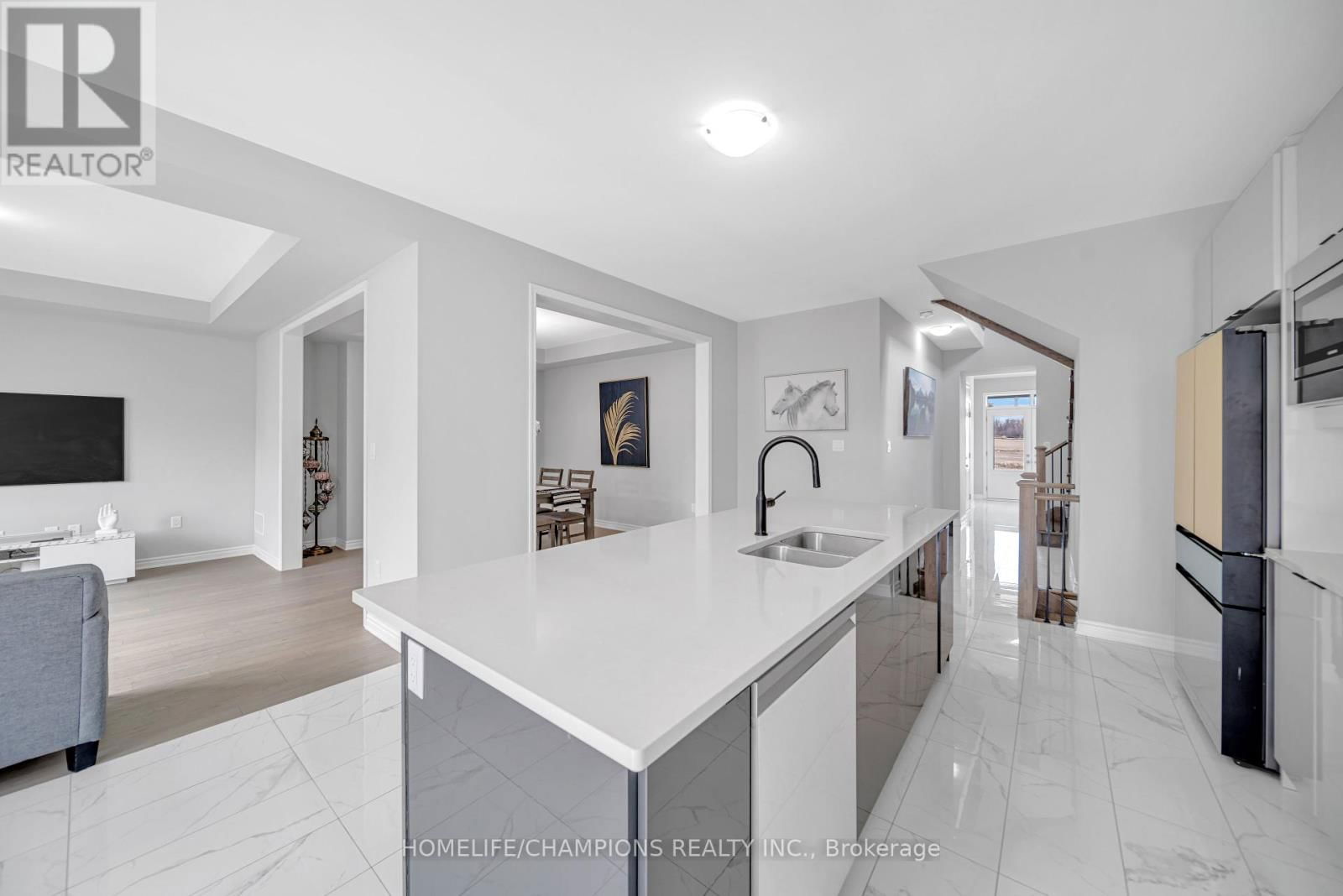 1437 KERRYDALE AVENUE Image 15