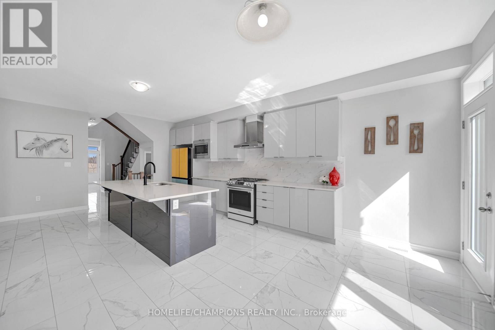 1437 KERRYDALE AVENUE Image 19