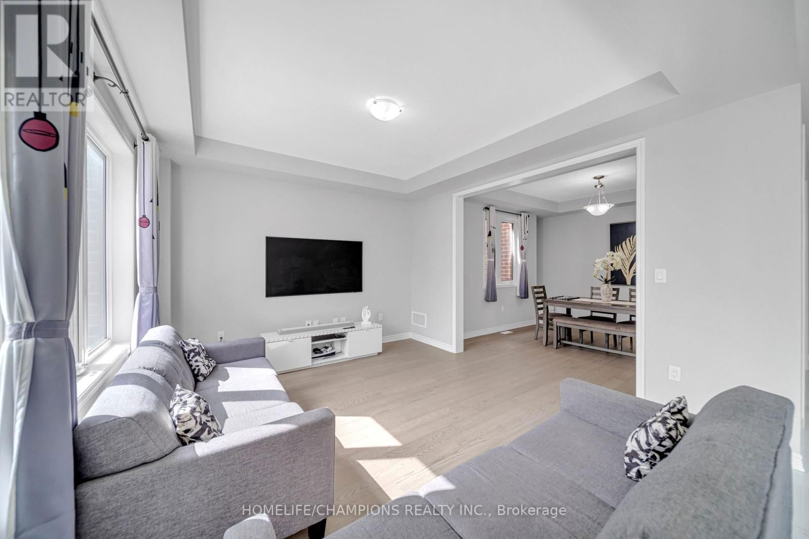 1437 KERRYDALE AVENUE Image 20