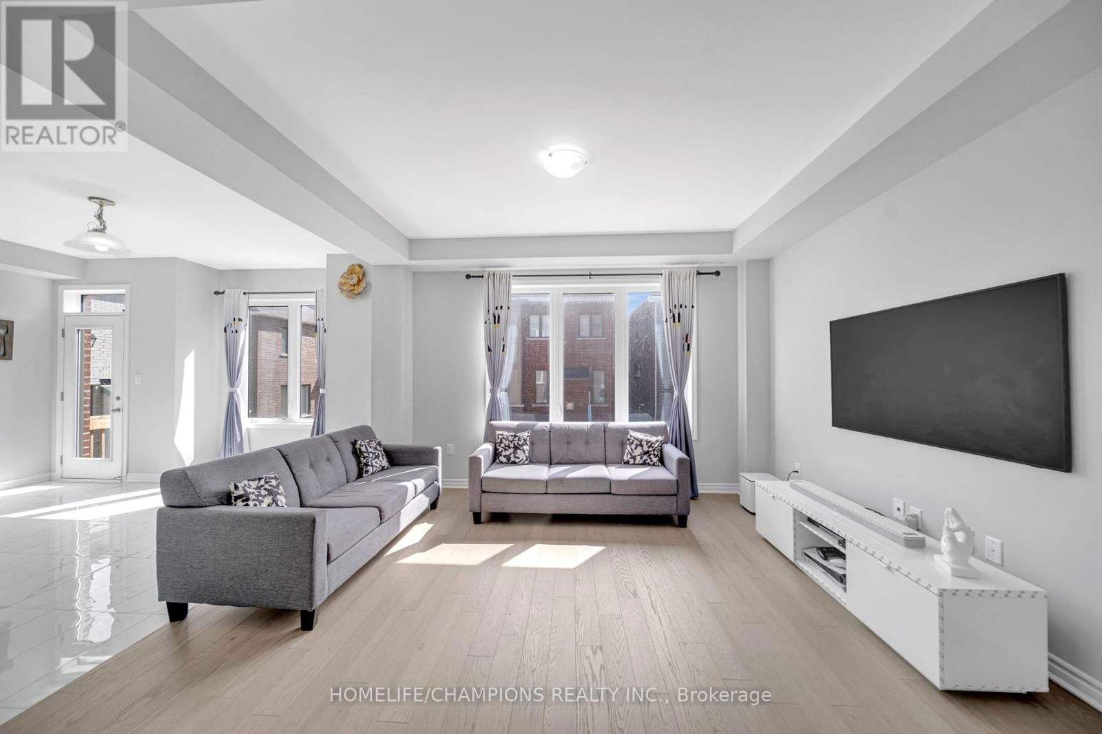 1437 KERRYDALE AVENUE Image 21