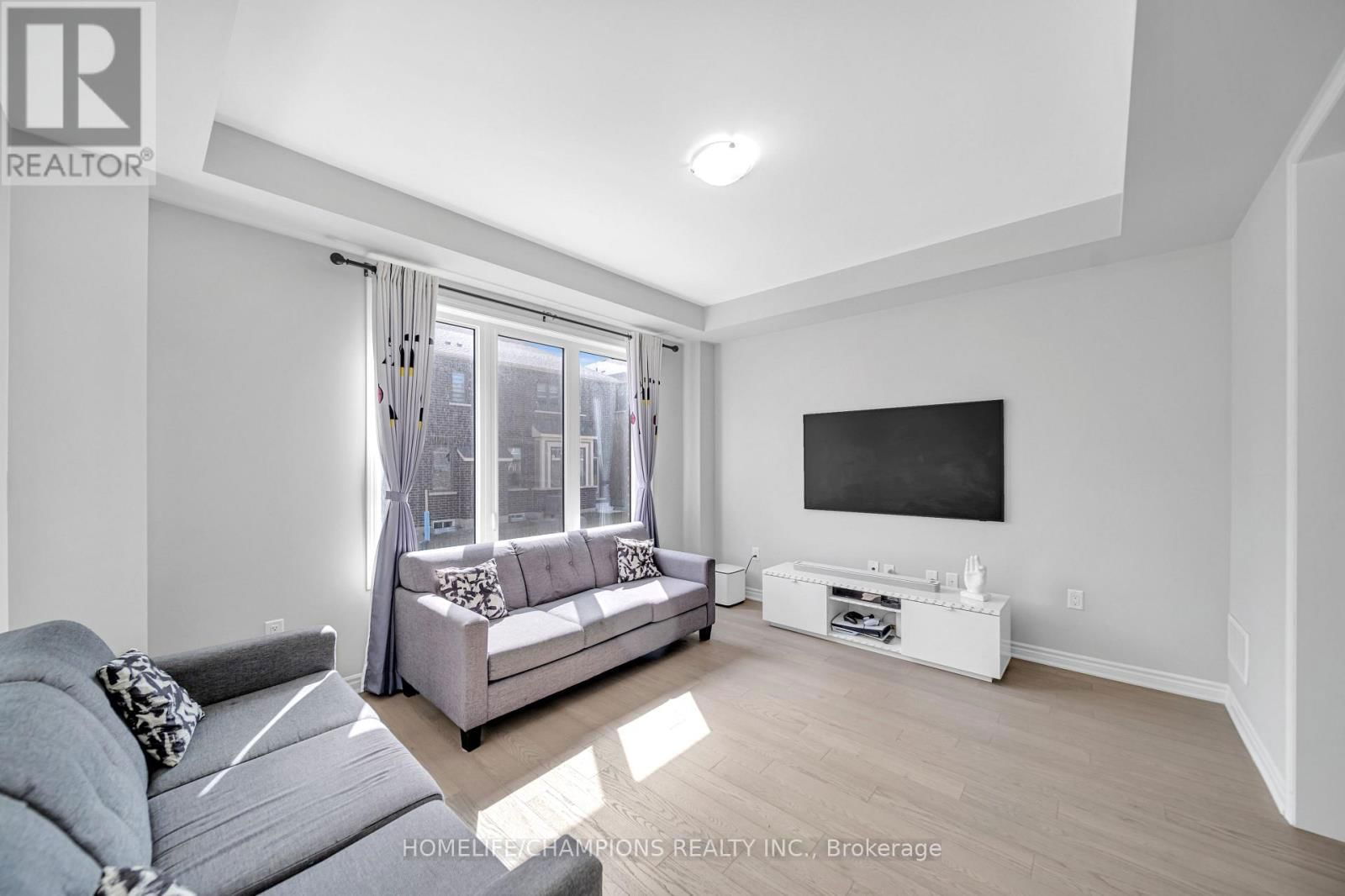 1437 KERRYDALE AVENUE Image 22