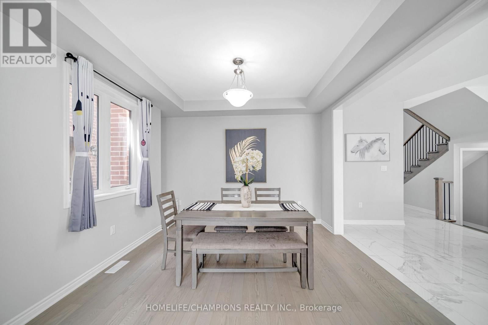 1437 KERRYDALE AVENUE Image 23