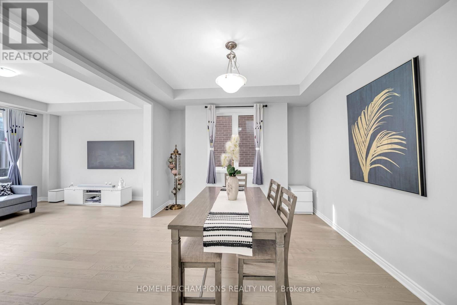 1437 KERRYDALE AVENUE Image 27