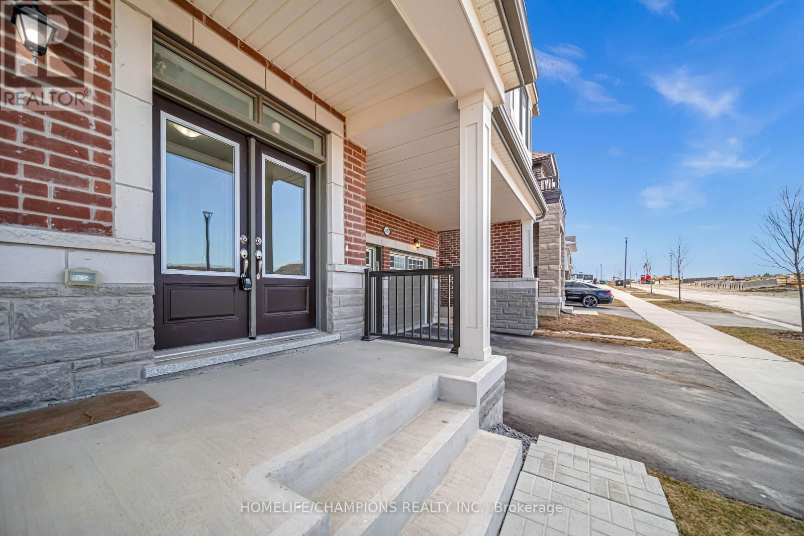 1437 KERRYDALE AVENUE Image 3