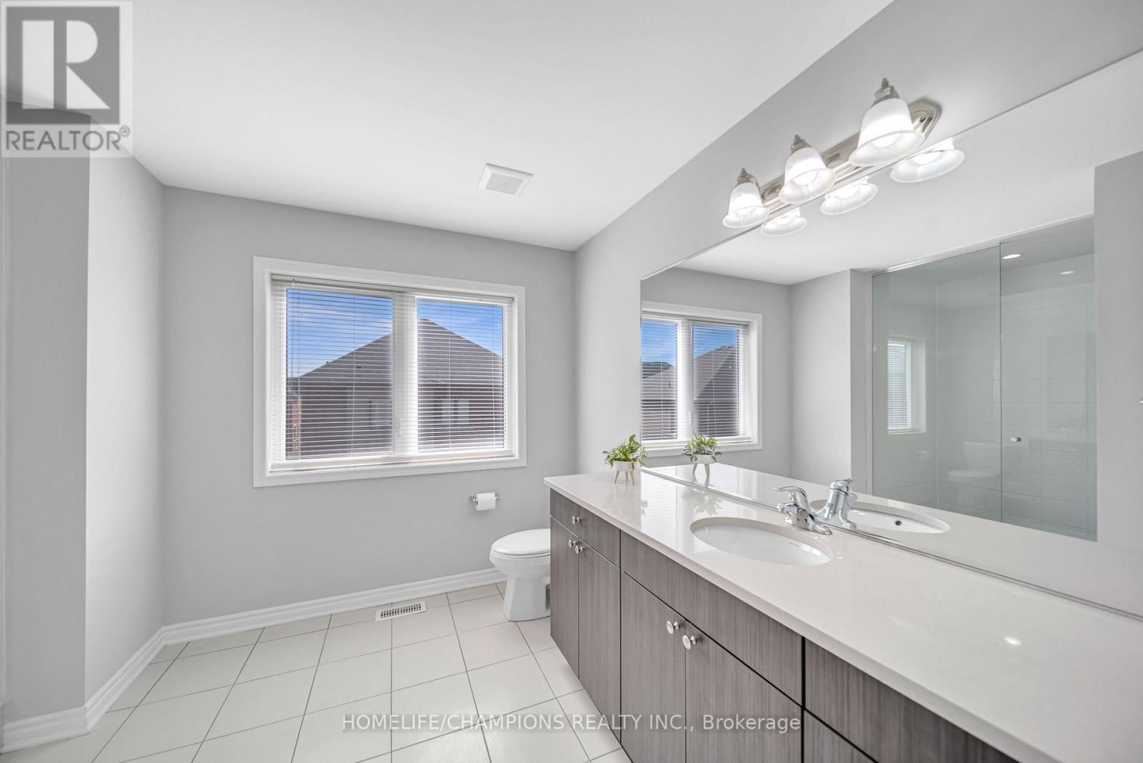 1437 KERRYDALE AVENUE Image 34