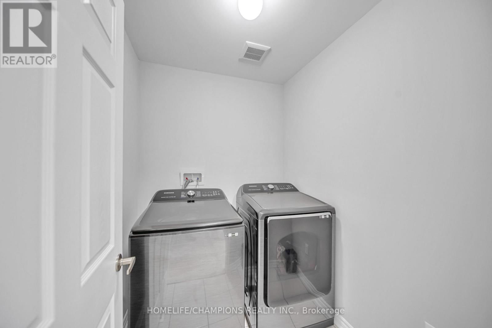 1437 KERRYDALE AVENUE Image 36