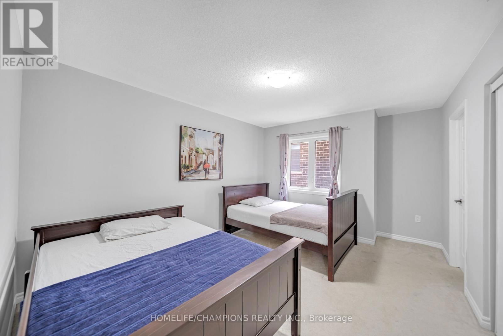 1437 KERRYDALE AVENUE Image 37