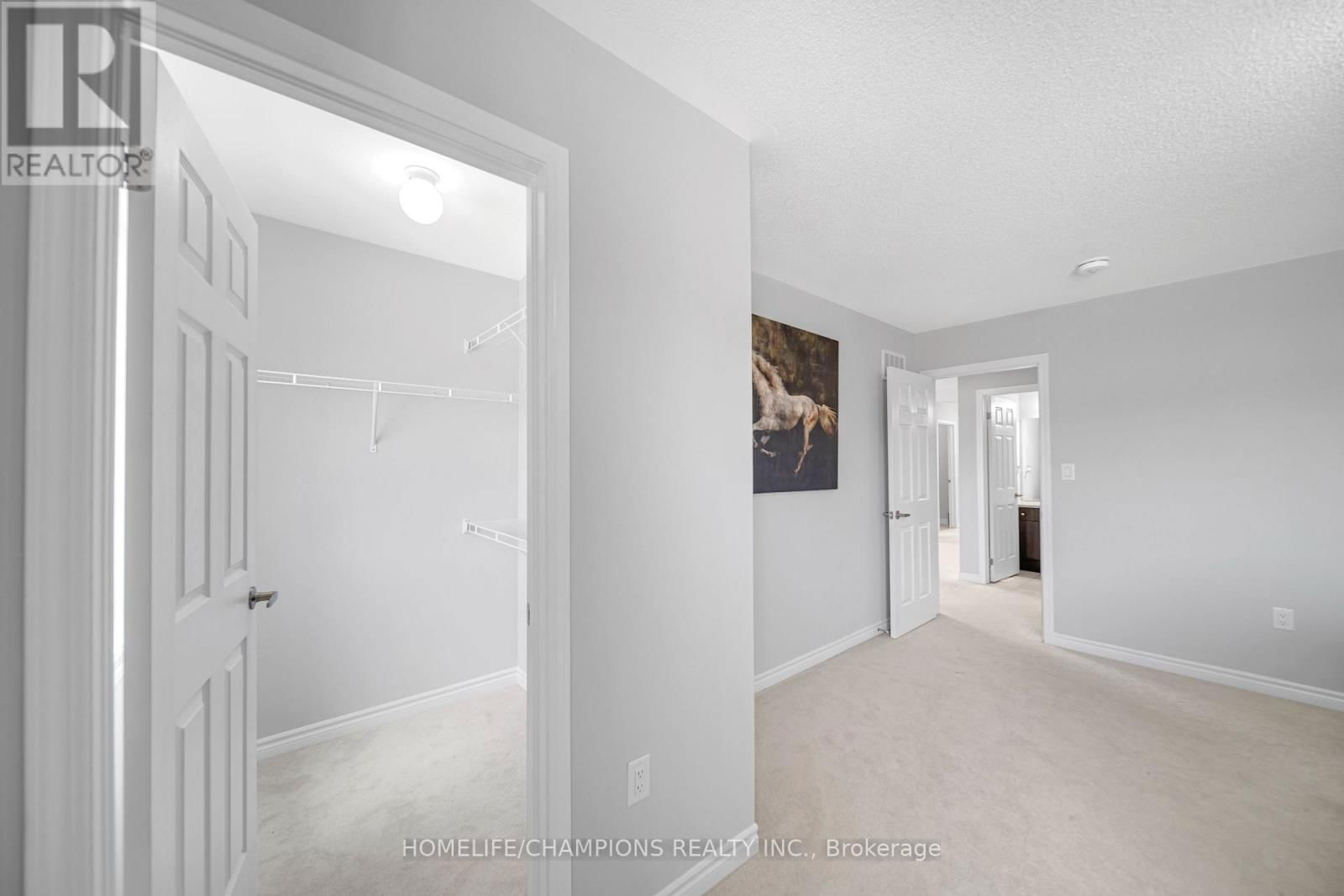 1437 KERRYDALE AVENUE Image 44