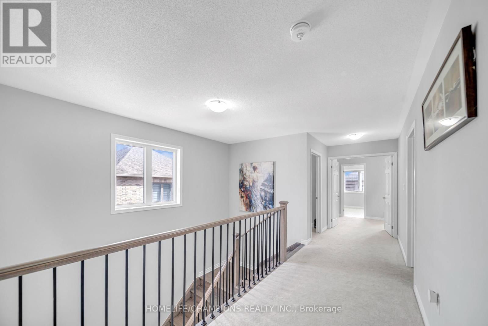 1437 KERRYDALE AVENUE Image 45