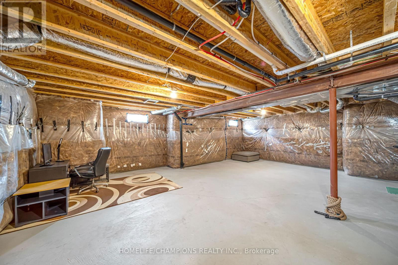 1437 KERRYDALE AVENUE Image 46