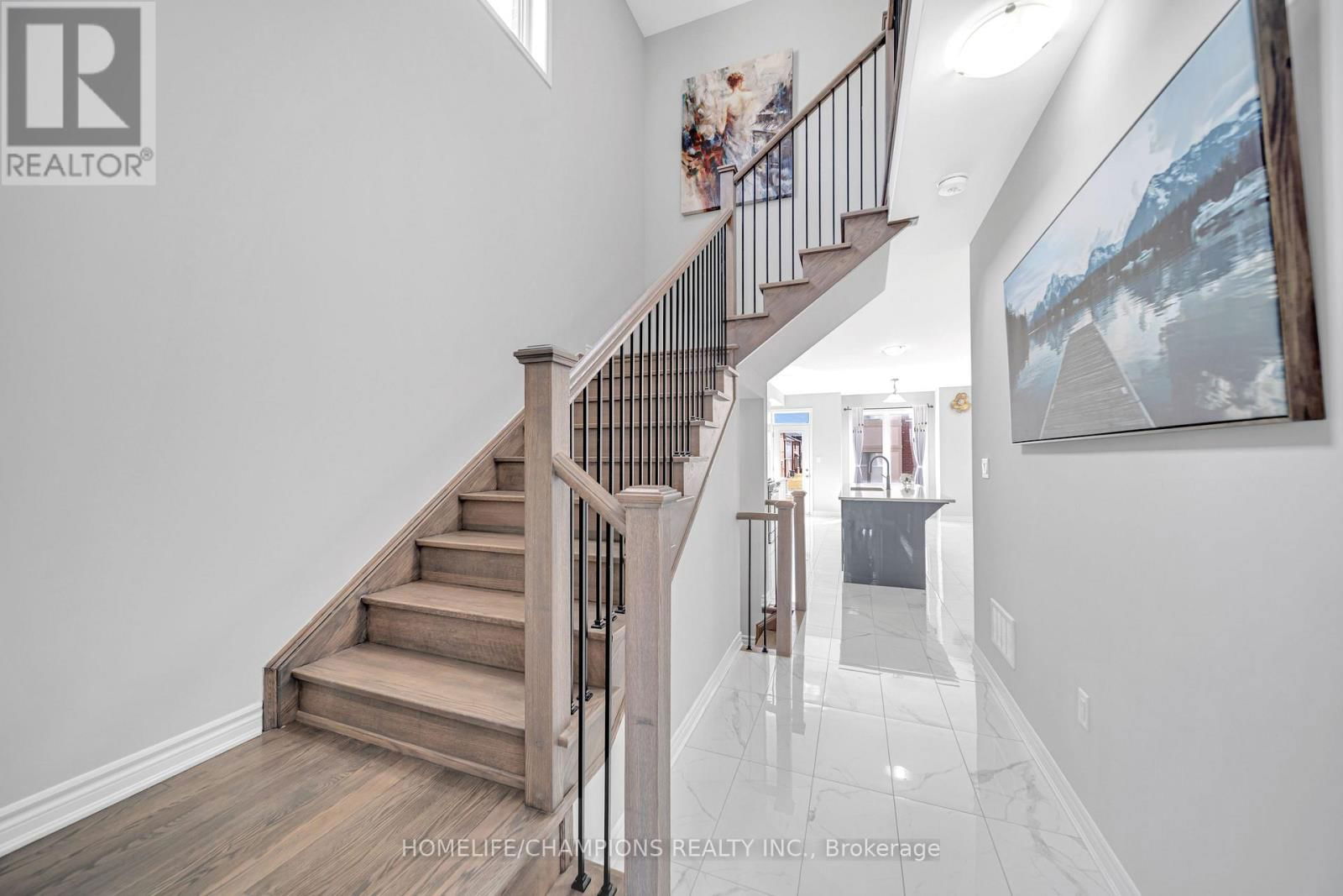 1437 KERRYDALE AVENUE Image 6