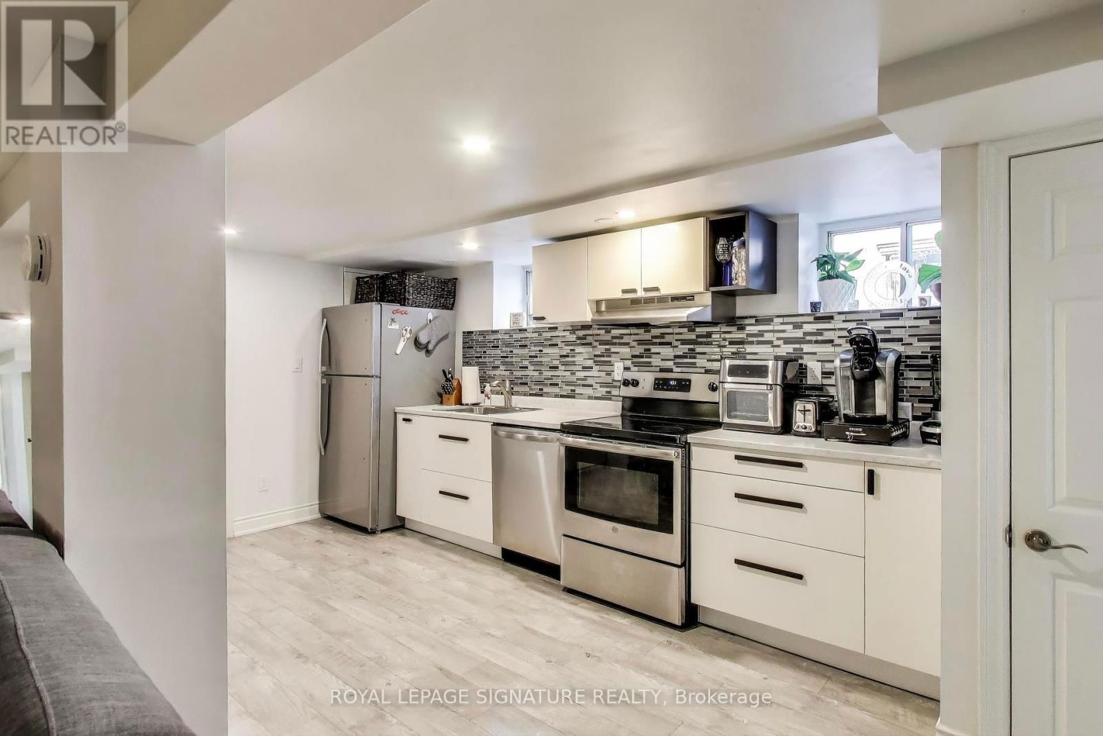 71 YARDLEY AVENUE Image 14