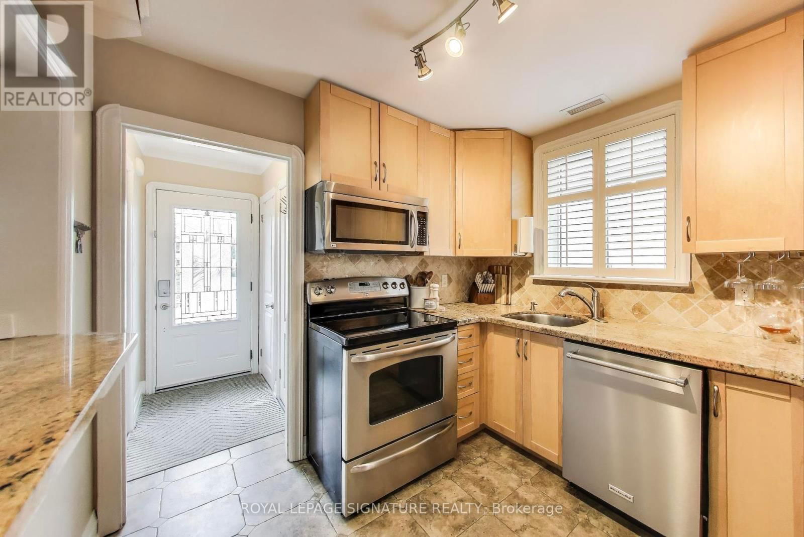 71 YARDLEY AVENUE Image 6