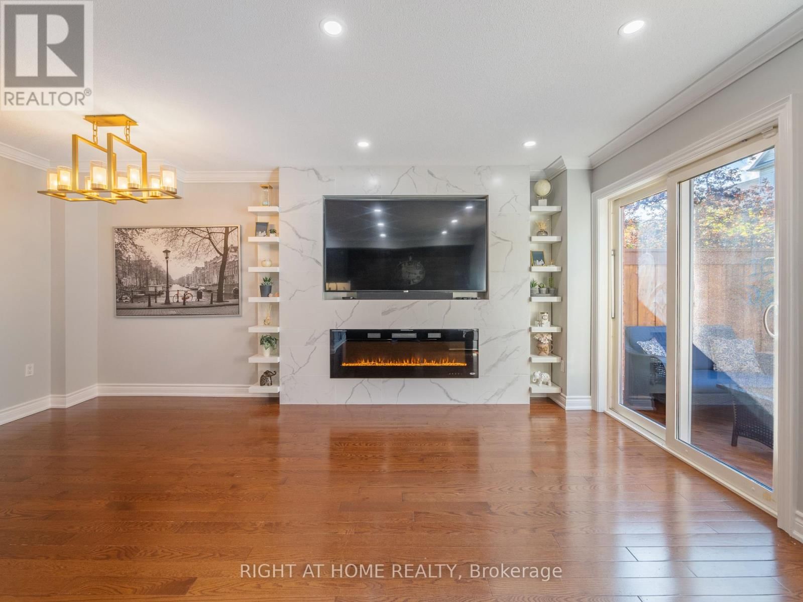 76 TORR LANE Image 13