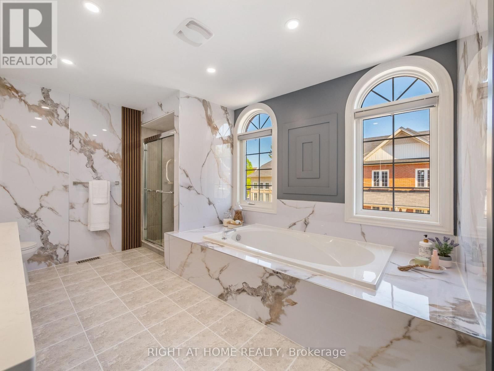 76 TORR LANE Image 31