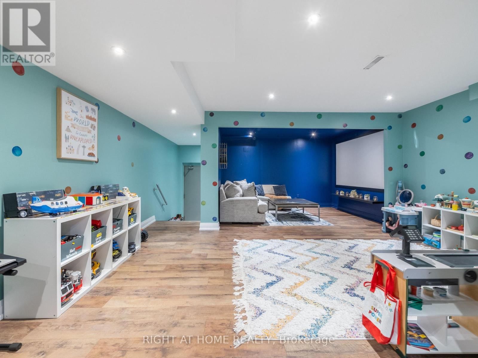 76 TORR LANE Image 36