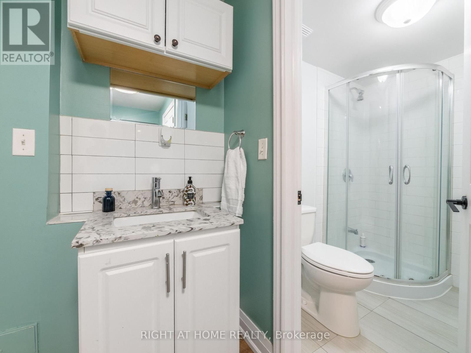 76 TORR LANE Image 40