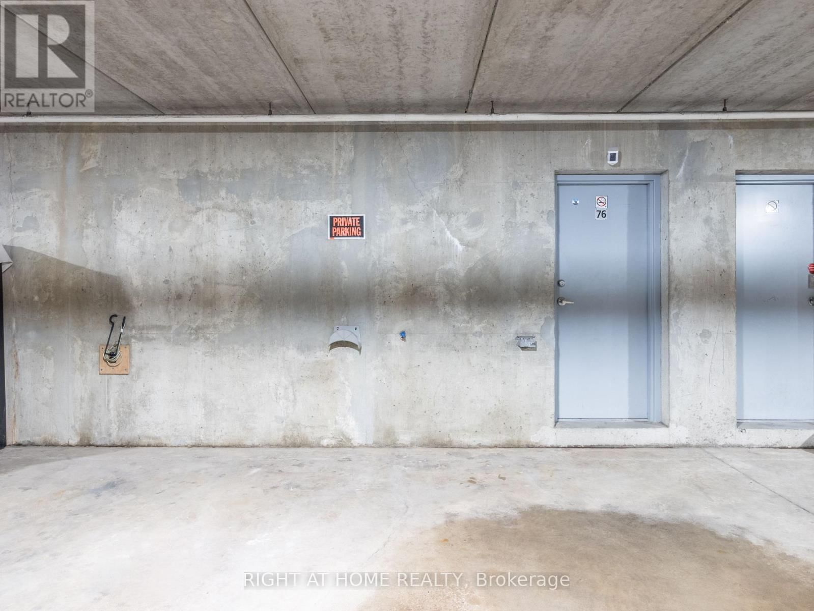 76 TORR LANE Image 44