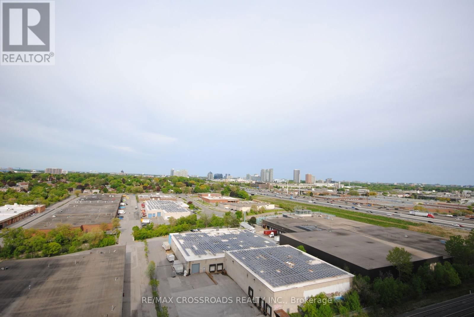 1510 - 151 VILLAGE GREEN SQUARE Image 11