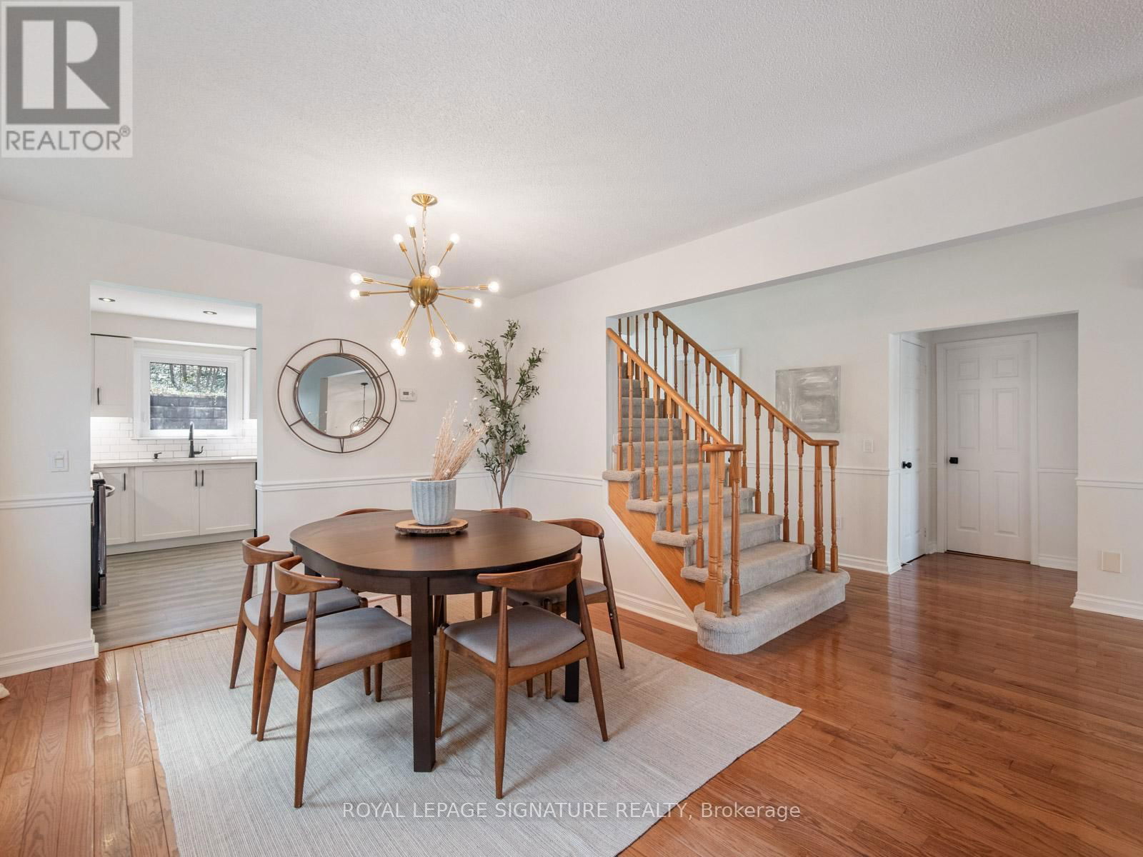 53 BLUEKING CRESCENT Image 14